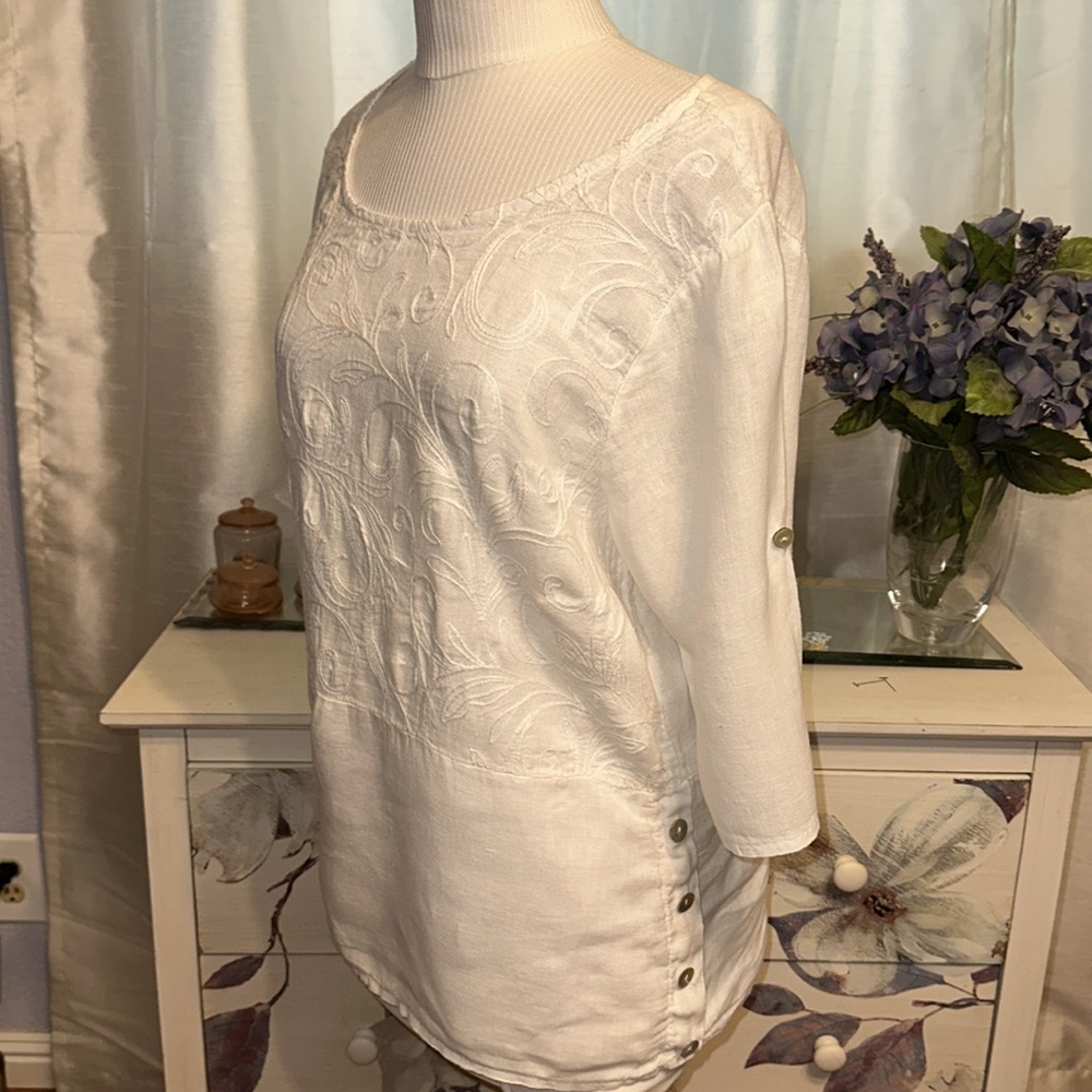 Italian Linen Embroidered Top - Picture 3 of 7